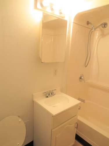 S Bed 5710 Phillips Ave 63