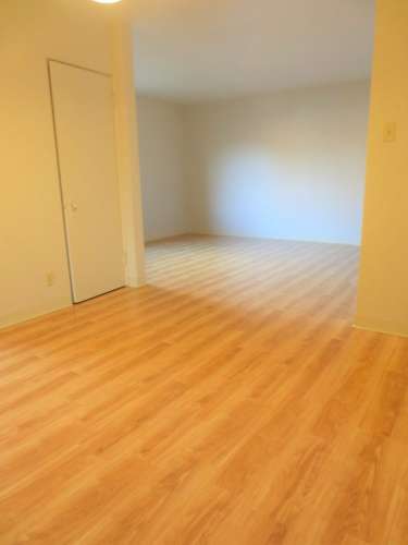 S Bed 5710 Phillips Ave 76