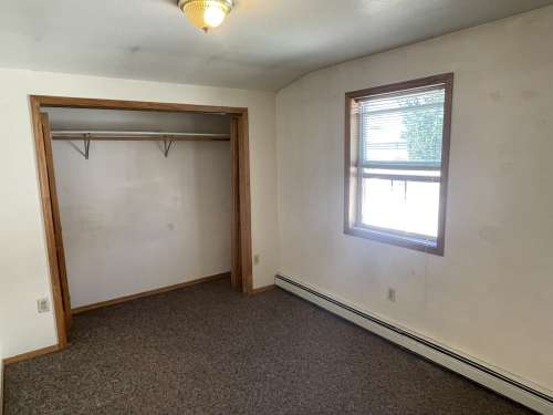 S Bed 819 / 819A John Ave 3