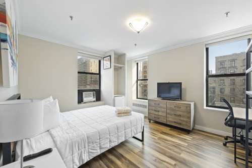 S Bed Studios 99 44