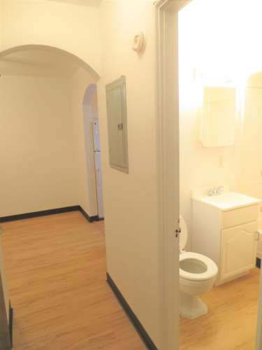 S Bed 5710 Phillips Ave 68