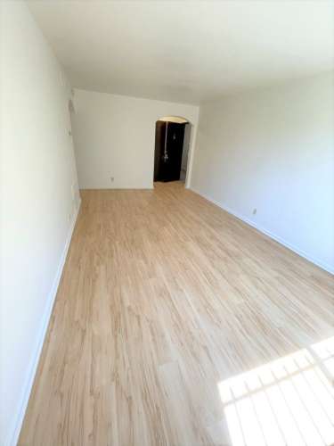 S Bed 5710 Phillips Ave 12