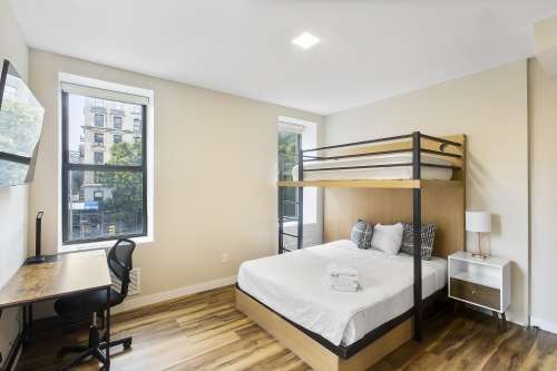 S Bed Studios 99 68