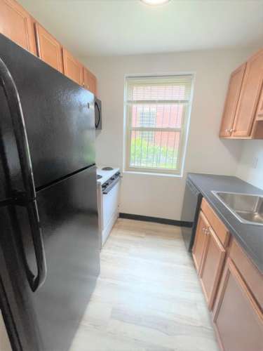 S Bed 5710 Phillips Ave 33