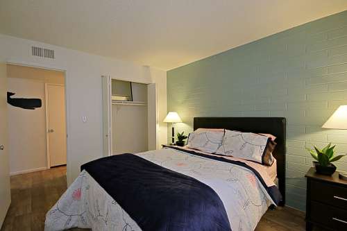 S Bed University Pointe Apartments 17