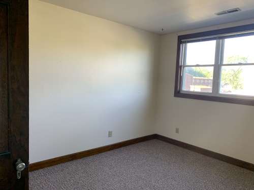 S Bed 410 2nd Ave 12