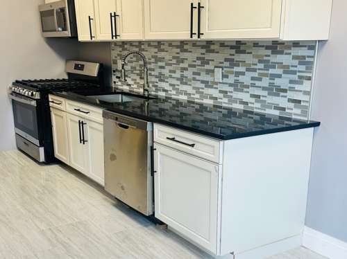 S Bed 1505 E Genesee StSyracuse, NY 13210 7