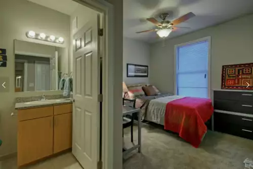 S Bed West Campus Lofts 32