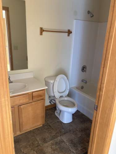 S Bed 13-17 East Stewart Road 12