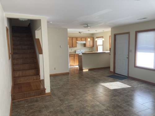 S Bed 13-17 East Stewart Road 4