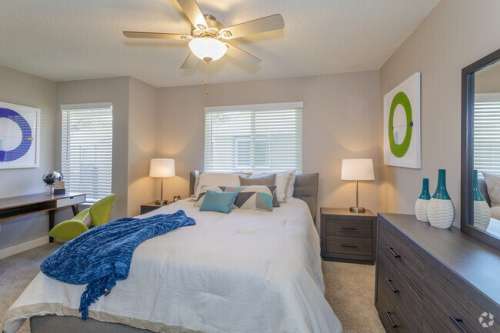 S Bed Westwood Apartments 29