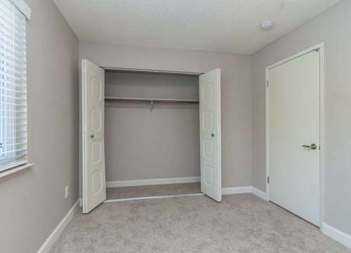 S Bed Westwood Apartments 33