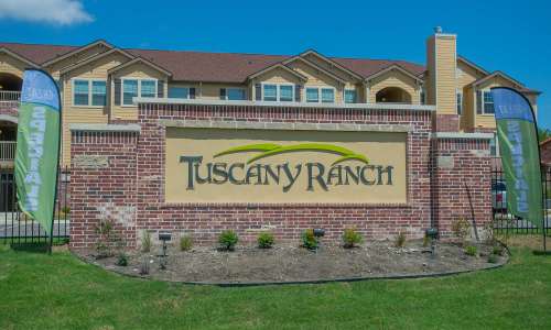 S Bed Tuscany Ranch Apartments 26