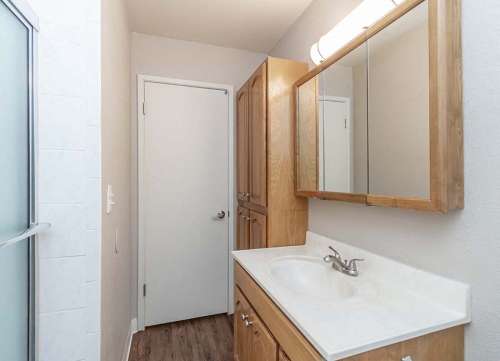 S Bed Westwood Apartments 36