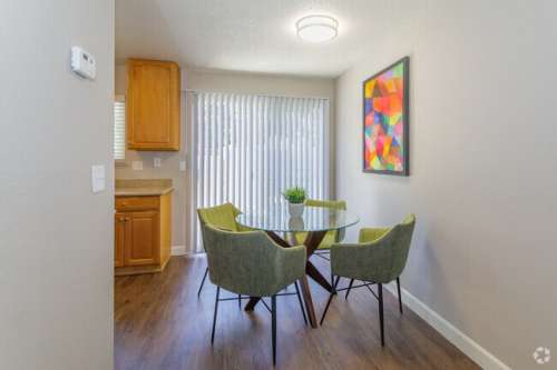 S Bed Westwood Apartments 24