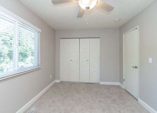 S Bed Westwood Apartments 28