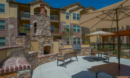 S Bed Tuscany Ranch Apartments 14