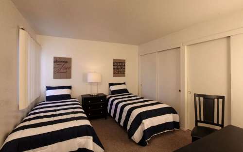 S Bed Aspen Village Apartments 6