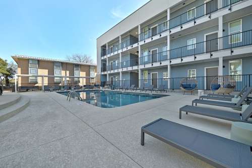 S Bed Campus Trailhead Apartments 0