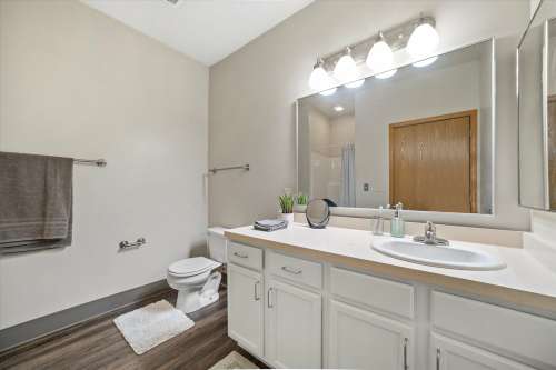 S Bed Park at 1824 Student Apartments 9