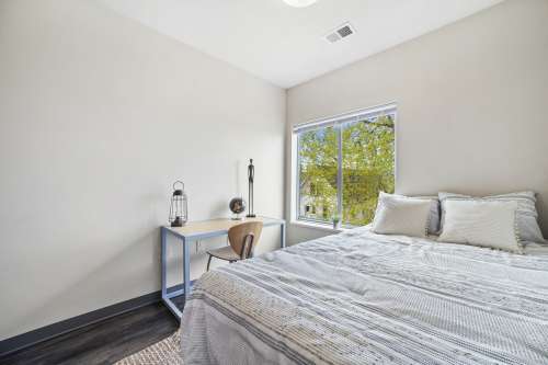S Bed Park at 1824 Student Apartments 13