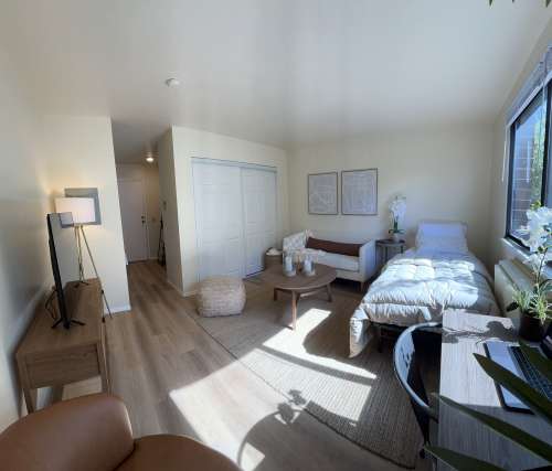 S Bed Courtside Apartments 8