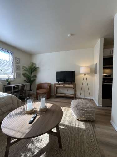 S Bed Courtside Apartments 9