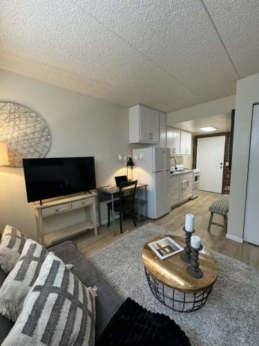 S Bed Courtside Apartments 6