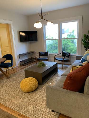 S Bed 9 Month Options Available - All Inclusive Rent!! 2