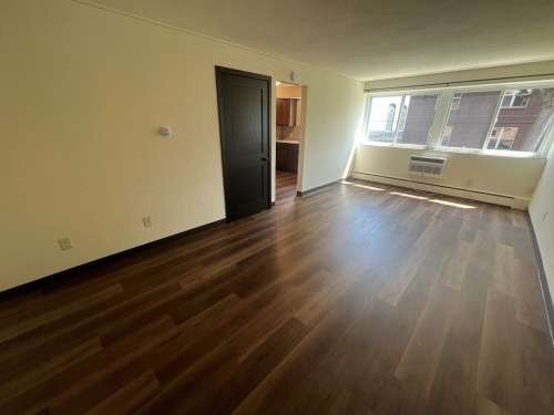 S Bed 241 Langdon 13