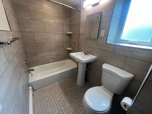 S Bed 241 Langdon 61