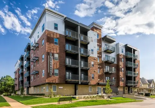 2024-10/URBANA-CHAMPAIGN-Apartment-Building-15617502.webp