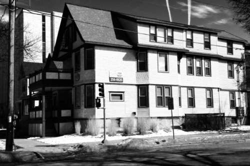 S Bed 453 W Washington Ave, Madison, WI 53703 20