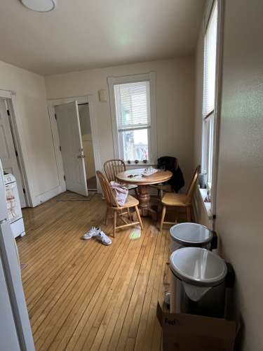 S Bed 453 W Washington Ave, Madison, WI 53703 2