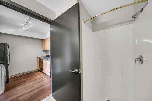 3939 Chesnut 1