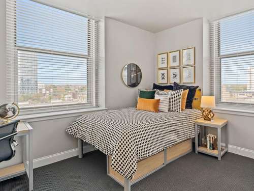 S Bed University Crossings 14
