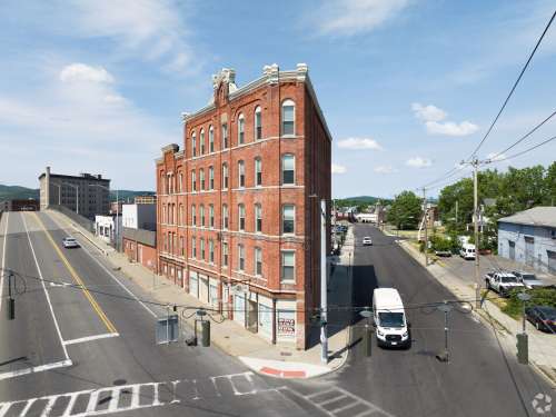 S Bed 213 Chenango St - Student Housing 16