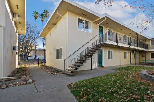 S Bed Gunrock Gardens Apartments 6