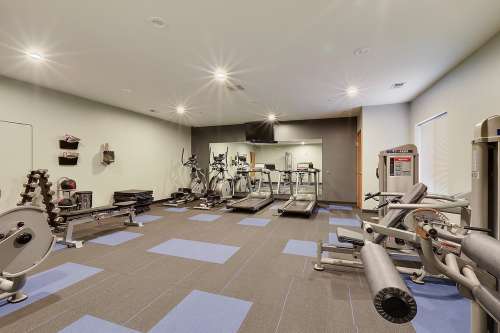 S Bed Park at 1824 Student Apartments 28