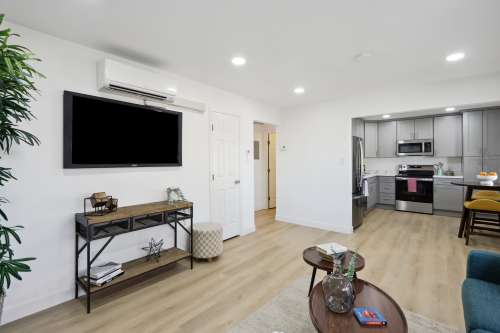S Bed Gunrock Gardens Apartments 0
