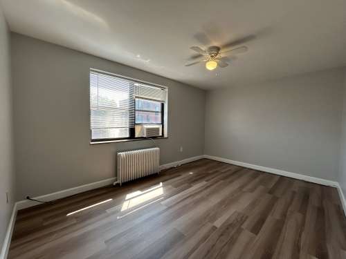 S Bed Royal Garden Apartments 18