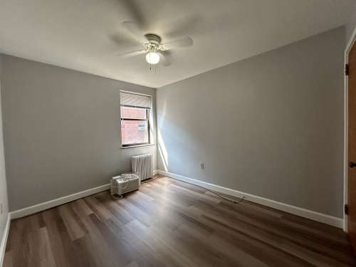 S Bed Royal Garden Apartments 20