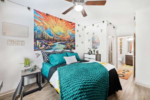 S Bed College Town San Marcos 24