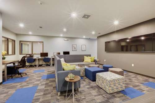 S Bed Park at 1824 Student Apartments 31