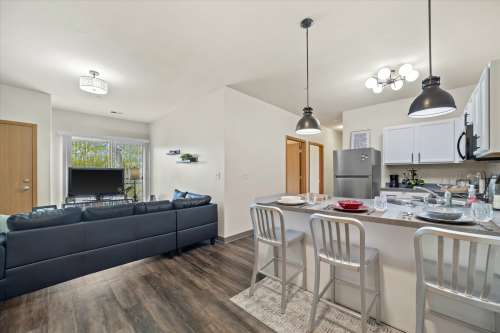 S Bed Park at 1824 Student Apartments 17