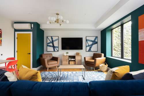 S Bed Fall '26 Semester Leases Available! 719 E Genesee St 2