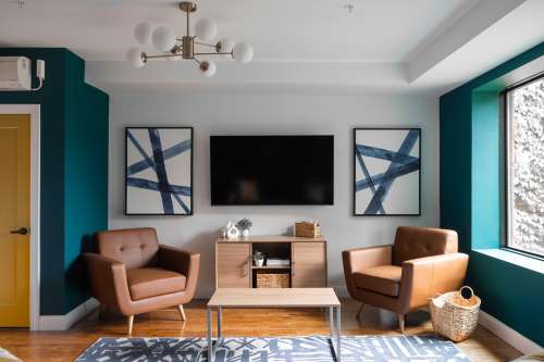 S Bed Fall '26 Semester Leases Available! 719 E Genesee St 4