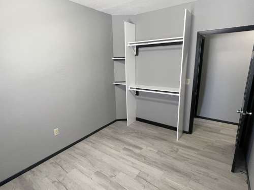 S Bed 819 / 819A John Ave 29