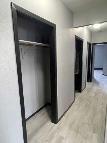 S Bed 819 / 819A John Ave 33