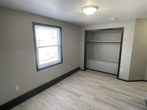 S Bed 819 / 819A John Ave 39